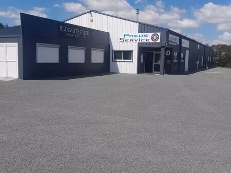 location locaux d'activités ou stockage 253m2