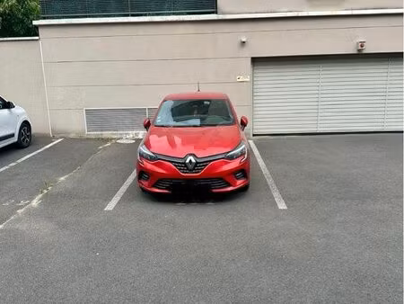 place de parking extérieur  sécurisé caméra vidéo