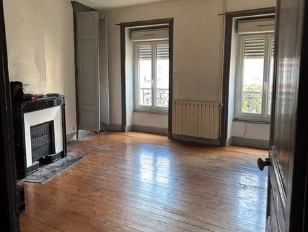 t4 terrasse a amplepuis