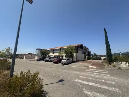 a louer bureaux de 323 m² - donzère (26)