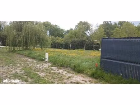 terrain constructible viabilisé 560m2 calme