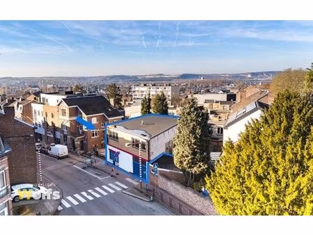 bâtiment industriel de +/- 300 m² en plein centre de visé !