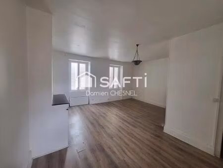 maison de ville avec cour et dépendance