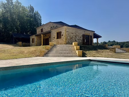 château à rafraichir à biron