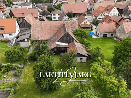 grande dépendance - 600 m2 - terrain de 19 ares - au calme