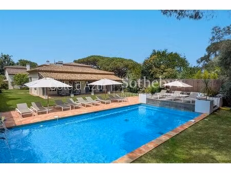 mas provençal rénové à ramatuelle avec 1 8 hectares de forêt