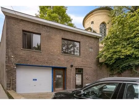 ruim magazijn met appartement te koop – centrum oudenaarde!