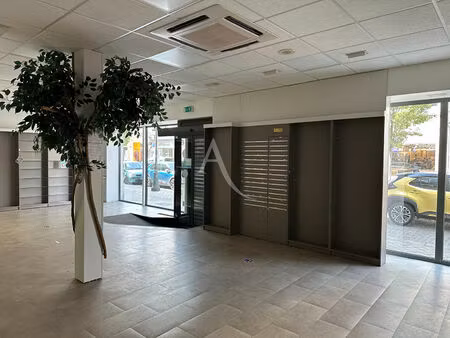 location commerce 10 pièces 130 m² à rochefort (17300)