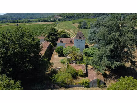 vente maison 8 pièces  179.00m²  parnac