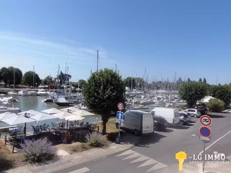 appartement 2 chambres rénové avec vue sur un joli port