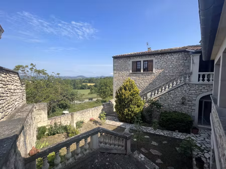 maison de village 180 m²