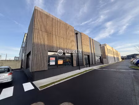 location local commercial 422m² la roche sur yon 85000