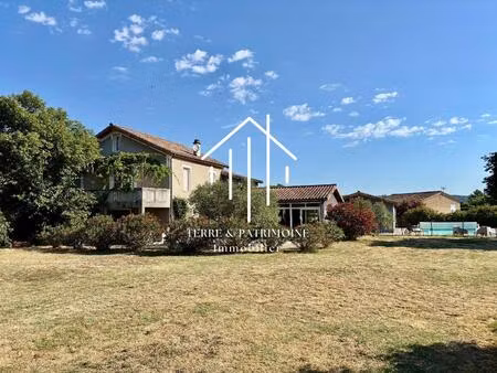 élégante maison bourgeoise à lanas