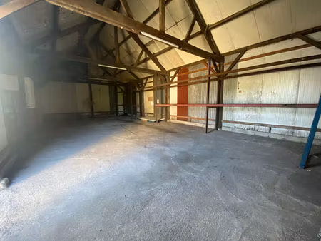 briouze - local commercial / entrepôt de 300 m2