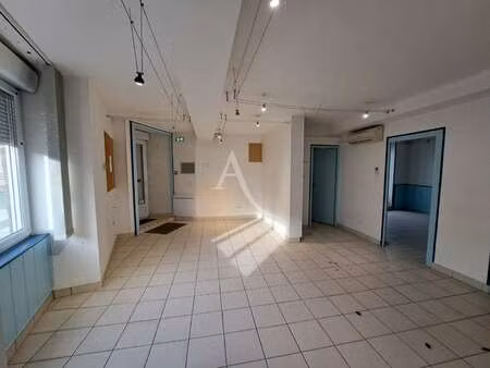 location bureaux et commerces aux herbiers (85500) : à louer / 94m² les herbiers