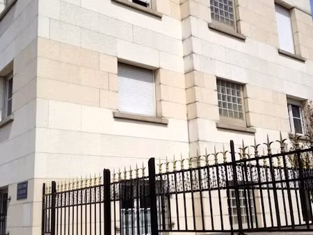 location meublée appartement 2 pièces 30 m² à pantin (93500)  1 100 €