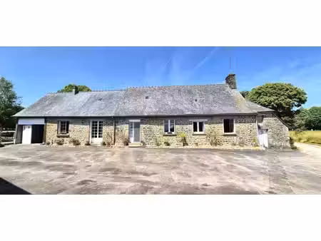 maison indépendante en pierres 3 chambres  située sur un terrain rural de 1 581 m²  avec 2