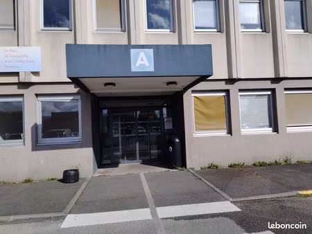 loue 1 bureau de 22 m2