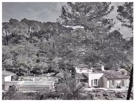 flayosc villa avec piscine pool house sur 6000 m² de terrain
