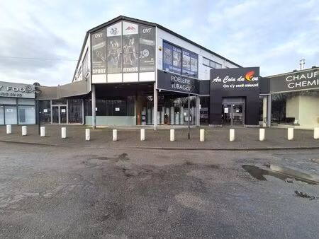 gerpinnes commerce de 604m² à louer