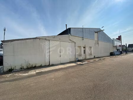 location commerce 495 m² à auxerre (89000)