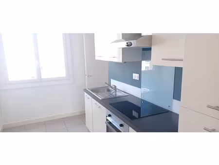 exclusivite proche lycee kerichen t2 avec garage