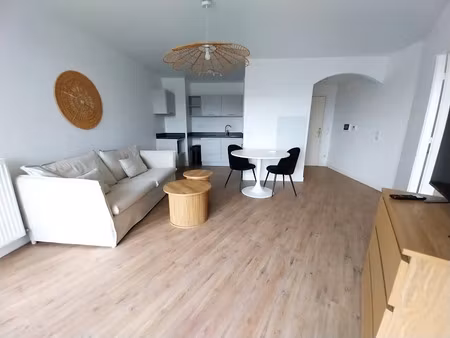 location appartement 2 pièces 42 m² à clichy (92110)  1 250 €