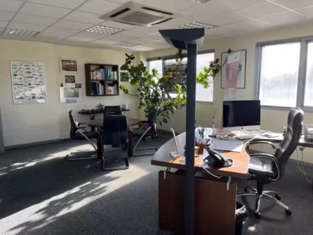 location locaux professionnels à mulhouse (68100)  1 500 €