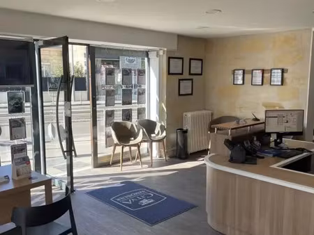 immeuble à vendre 360 m2 + parking privé 120 m2