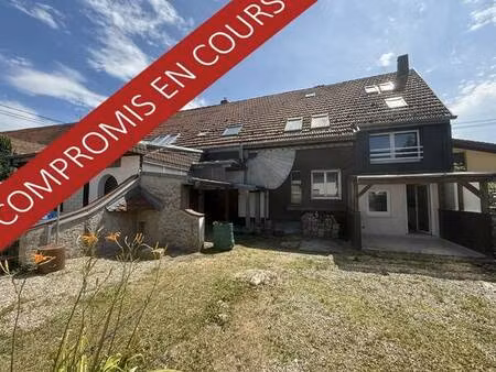 maison avec triplex d'environ 203 m² sur un terrain de 5 07 ares