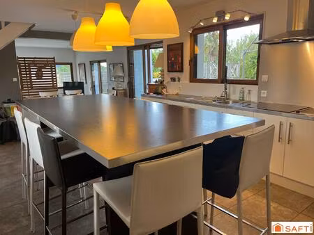 maison contemporaine de plud de 250m2 avec piscine