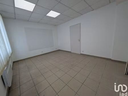 location local d'activités 226 m²