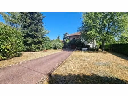 maison de luxe à vendre dans le quartier bord de saône