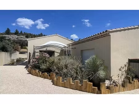 villa de luxe à vendre à aureille