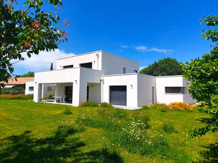 magnifique villa moderne a vendre a verniolle