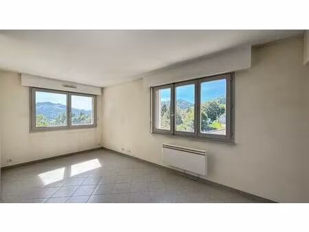 location appartement 3 pièces 80m²