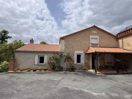 vente maison 8 pièces 261 m² à riberac (24600)  147 000 €