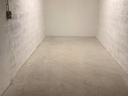 location garage 12 m² à marseille 8 (13008)