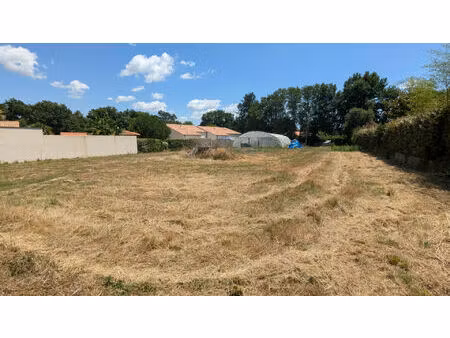 vente terrain  651.00m²  la boissière