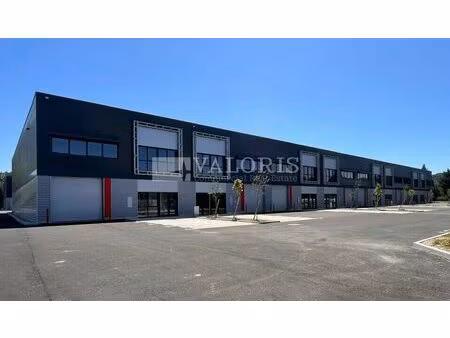 location commerce 9275 m² à villeneuve-lès-avignon (30400)