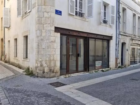 location local commercial 45m2 la rochelle 17000 - 1514 € - surface privée