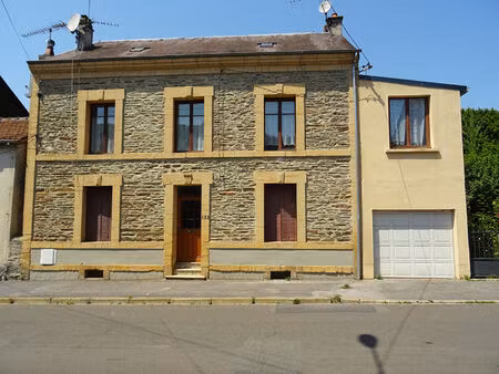 maison individuelle et rénovée de 190 m2 sh avec un garage à nouzonville