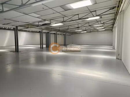 location local commercial