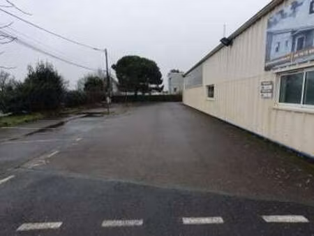 location bureaux et commerces aux sables-d'olonne (85100) : à louer / 340m² les sables-d'o
