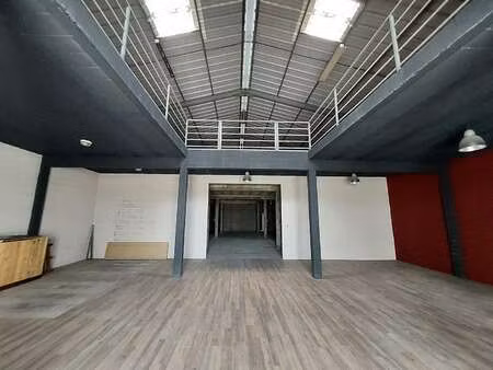 location bureaux et commerces à sainte-gemme-la-plaine (85400) : à louer / 1230m² sainte-g