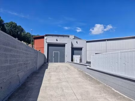 entrepôt de 650 m² à louer – saint-servais