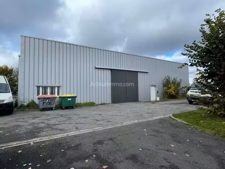 entrepôt commercial 410 m²