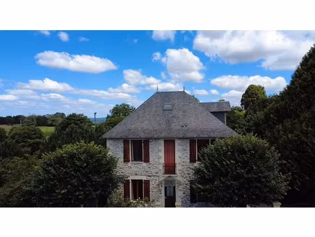 maison en pierre avec 5 chambres au coeur d'arnac pompadour