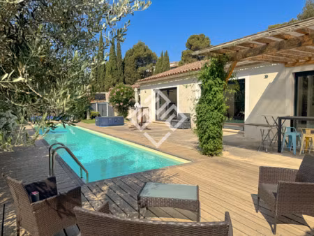 villa de plain-pied 160 m2 sur un terrain constructible 1725