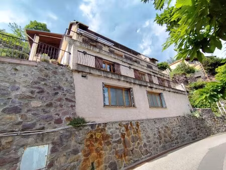 3 pièces + 2 pièces - garage et caves